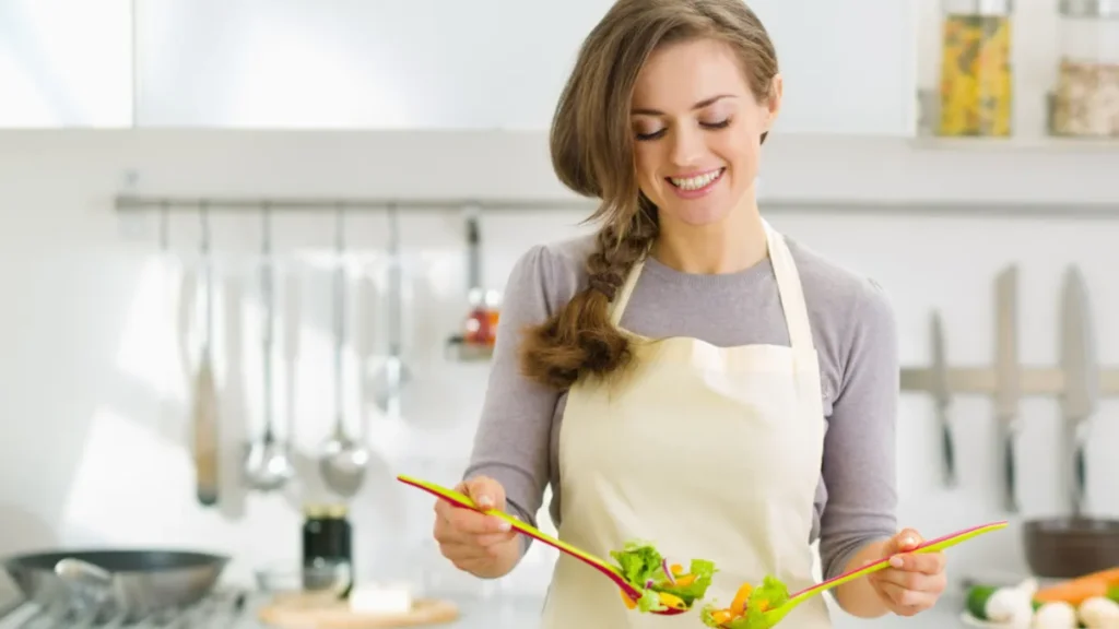 I Ate Salad Every Day But This One Habit Kept Me From Losing Weight