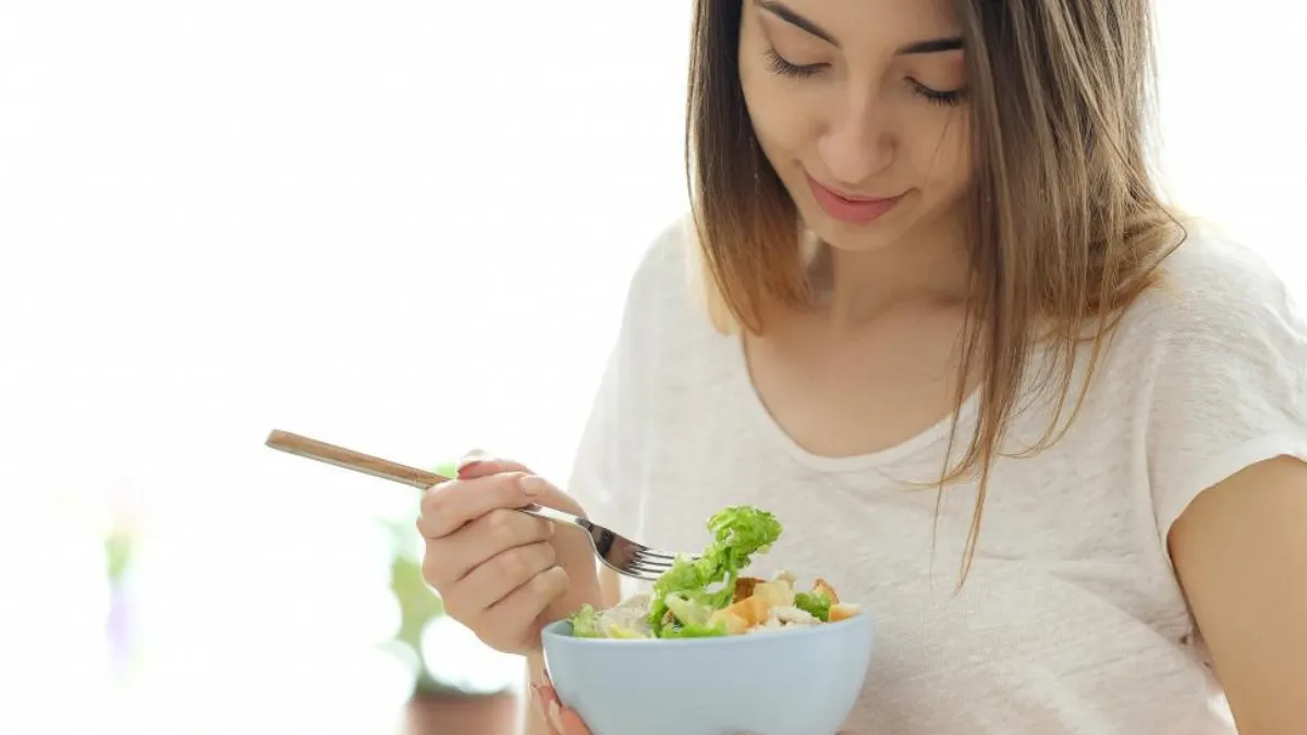 I Ate Salad Every Day But This One Habit Kept Me From Losing Weight